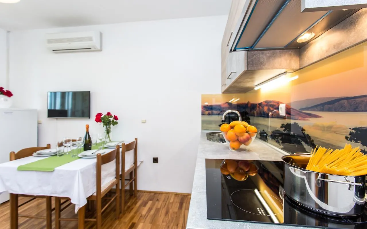 Apartments Lucija 2 Baška 0*,  Kroatien