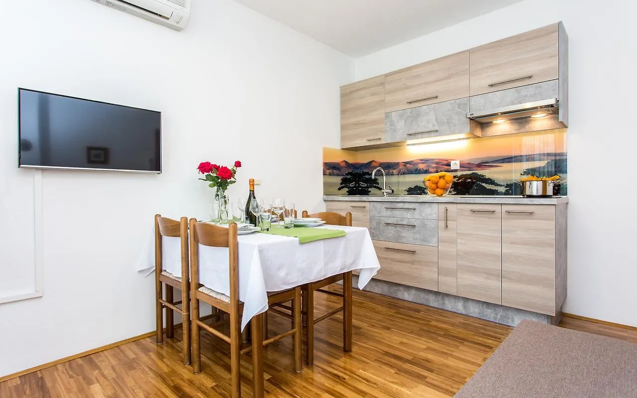 Apartments Lucija 2 Baska