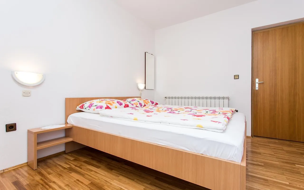 Apartments Lucija 2 Baska