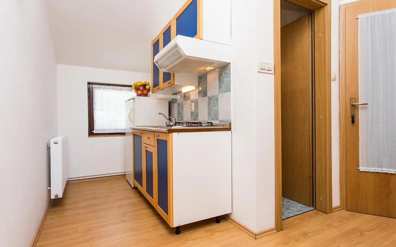 Apartments Lucija 2 Baska