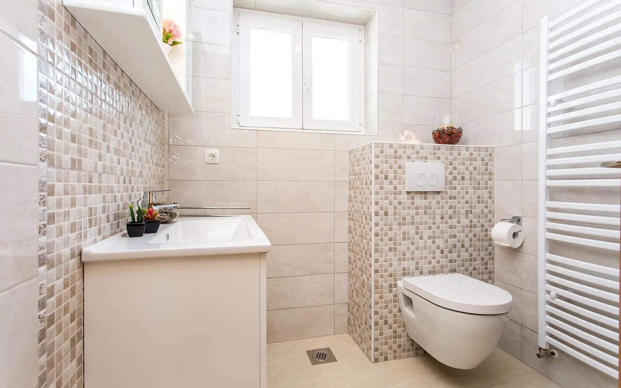 Apartments Lucija 2 Baska  Croatia